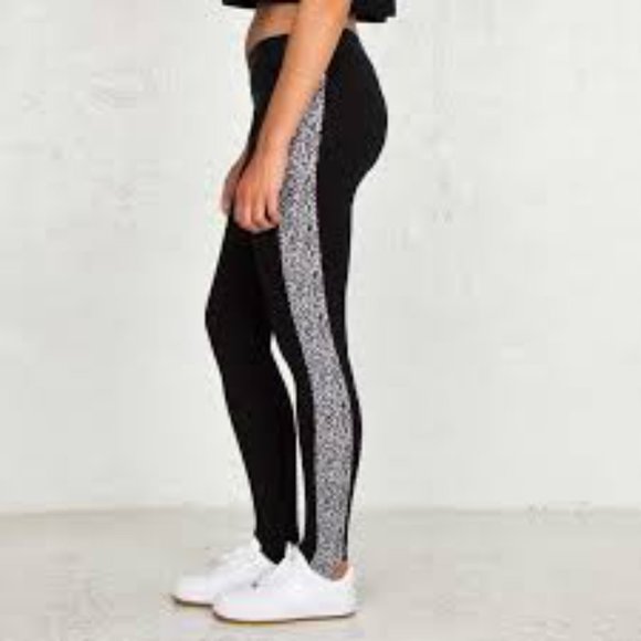 Nike Pants - NIKE LEG A SEE STIRRUP LEGGINGS SIZE MEDIUM